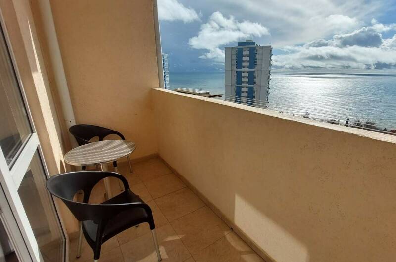 Студия с видом на море