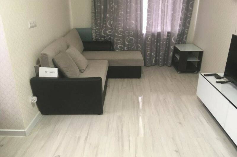 Квартира на Конституции