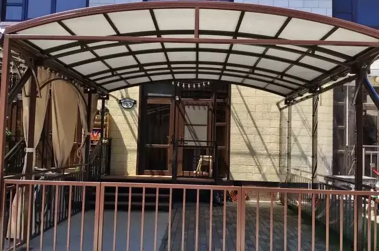 Трёхэтажный таунхаус «У моря»