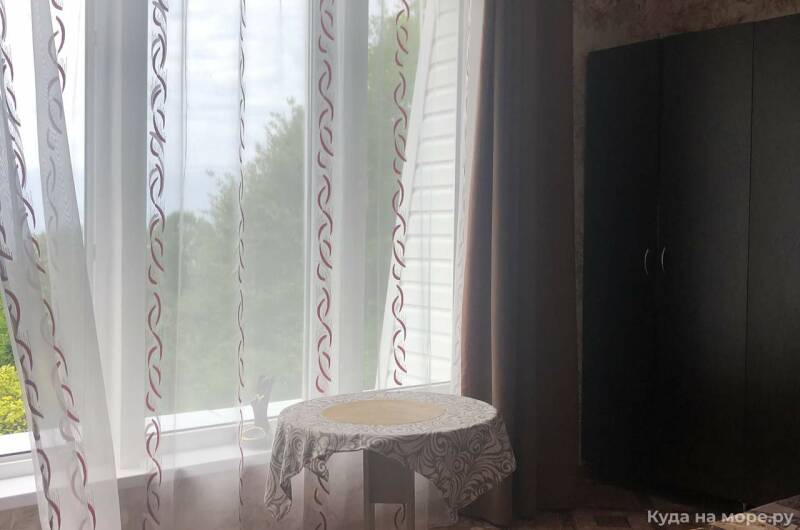 Дом в лесу у моря