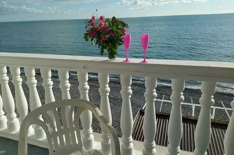 Эллинг на берегу моря «Водолей»