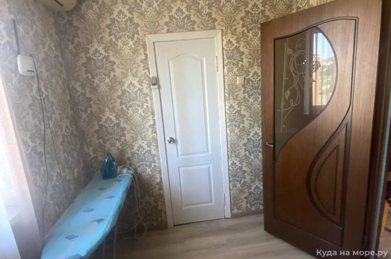 Двухкомнатная на Лазарева