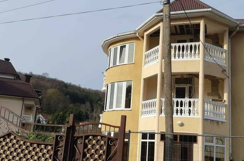 Апартаменты в Нижней Хобзе