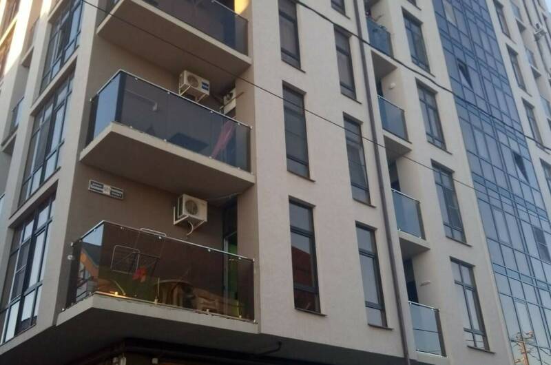 Студия на первой береговой линии