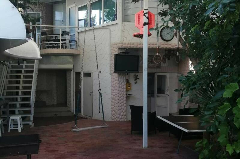 Дом с садом