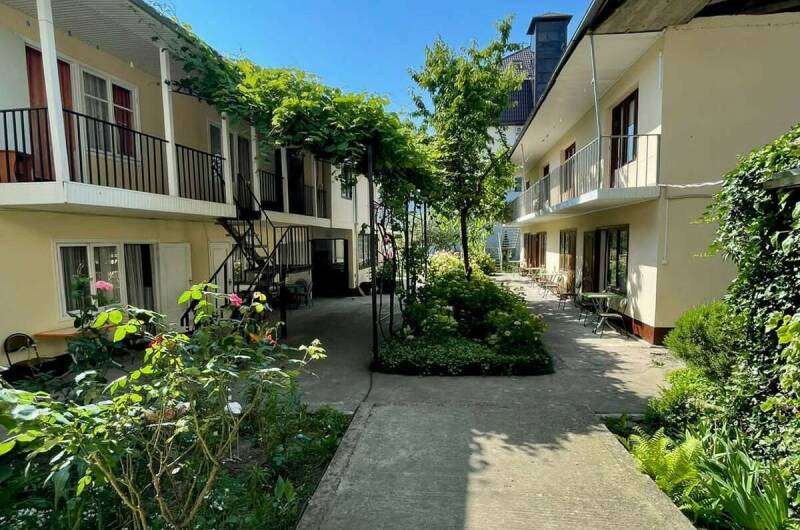 Частный дом «Тенистый дворик»