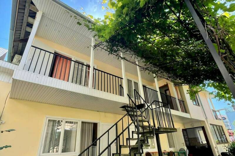 Частный дом «Тенистый дворик»