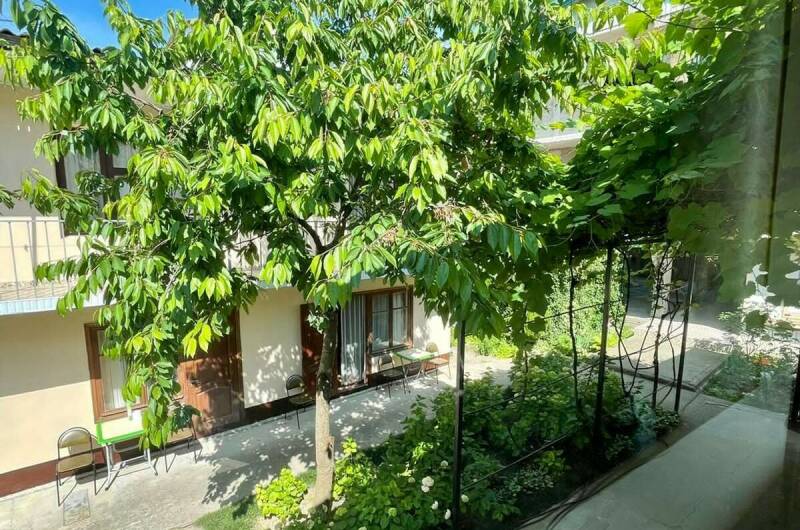 Частный дом «Тенистый дворик»