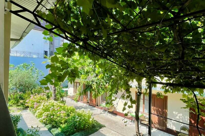 Частный дом «Тенистый дворик»