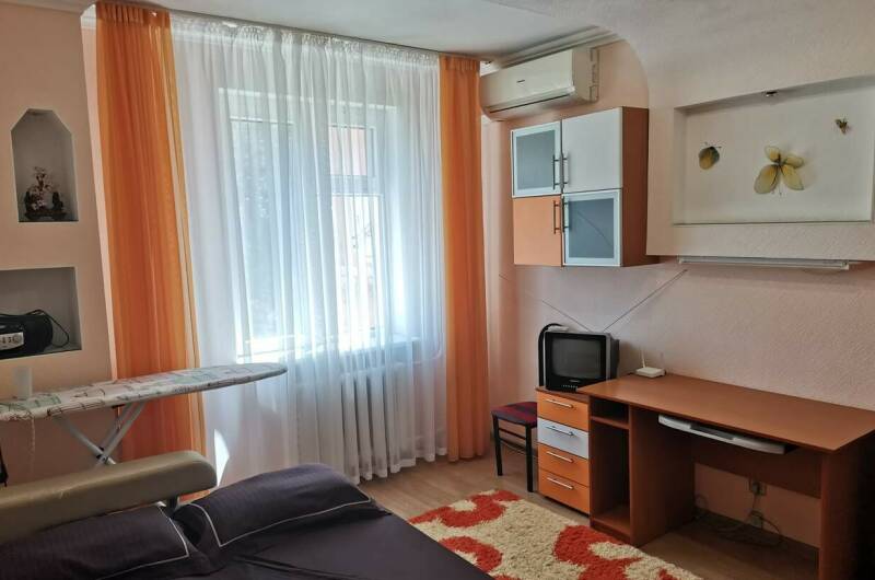 Двухкомнатная в центре