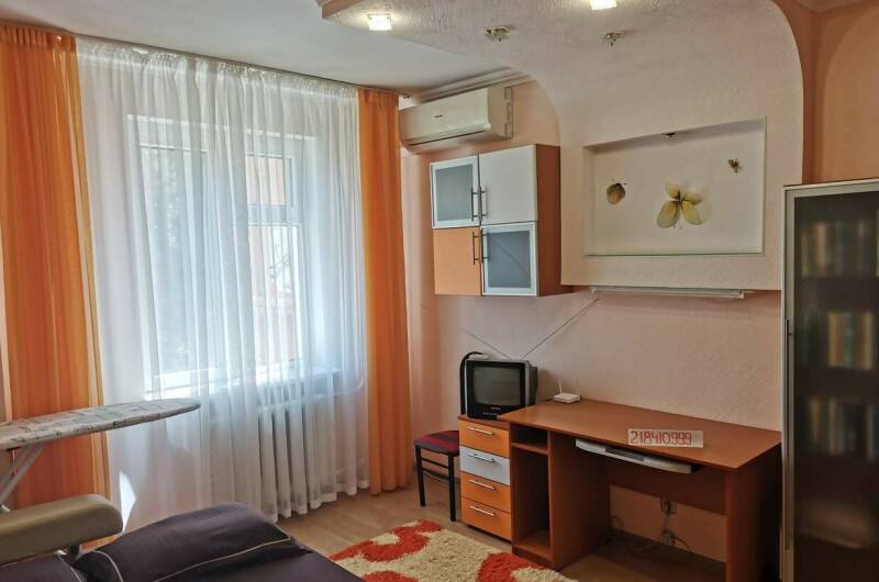 Двухкомнатная в центре