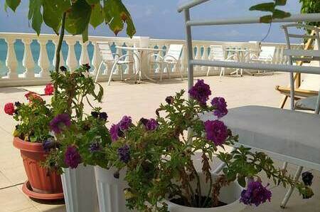 Эллинг «На Волне»