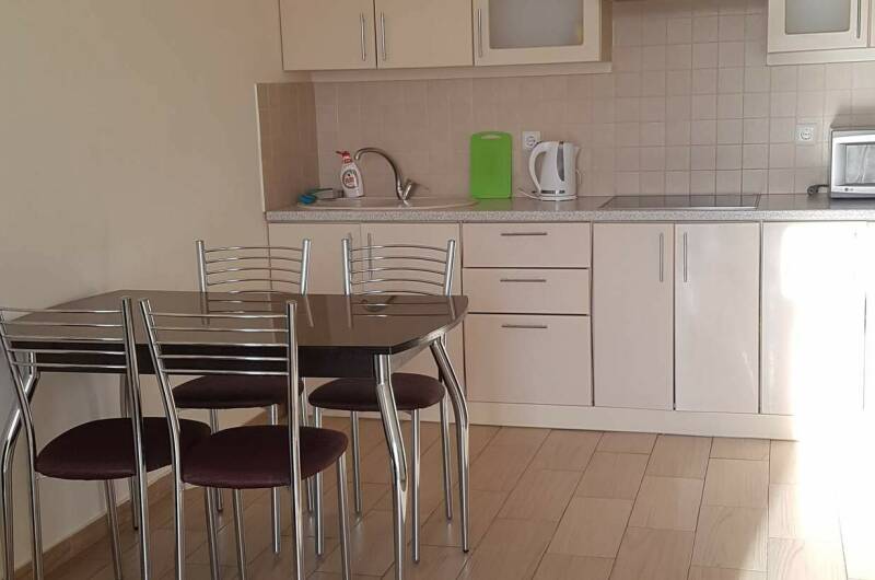 Двухкомнатная квартира на Одоевского