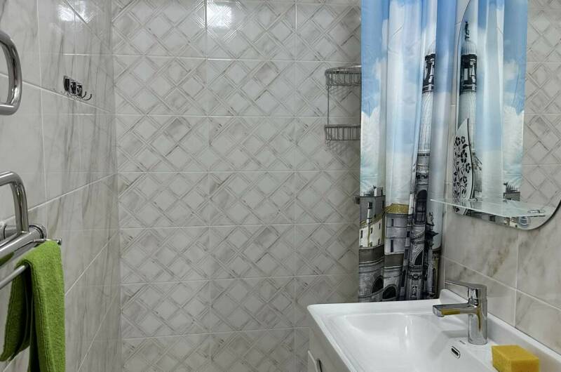 Трехкомнатные апартаменты на Изумрудной