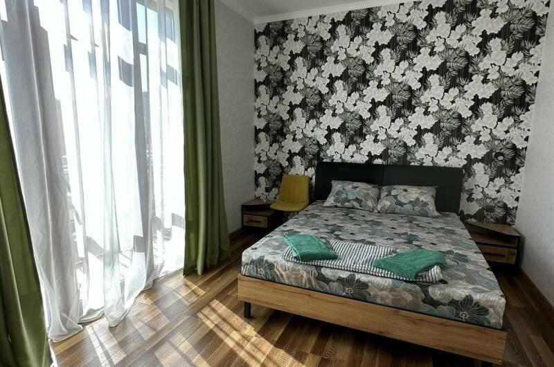 Трехкомнатные апартаменты на Изумрудной