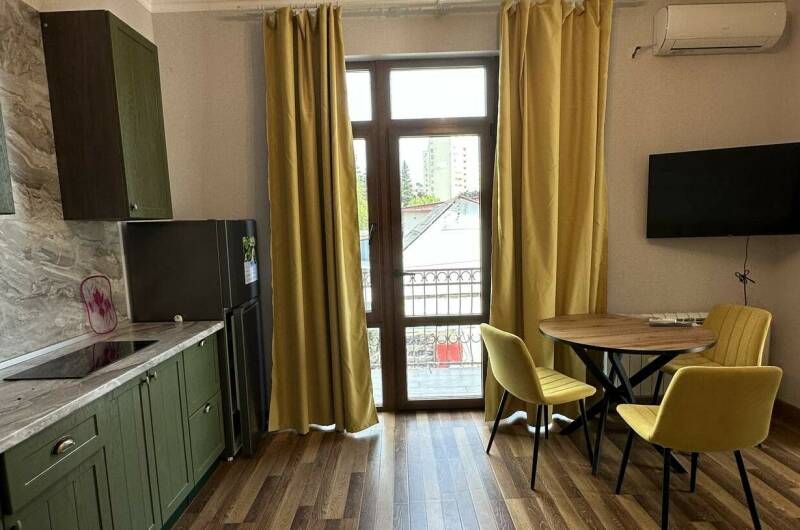 Трехкомнатные апартаменты на Изумрудной