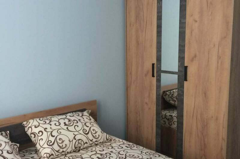 Трёхкомнатная квартира в частном доме