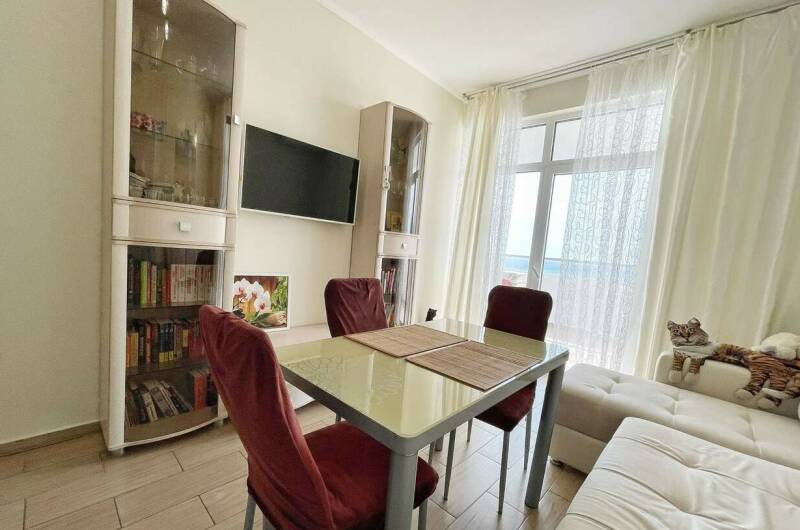 Квартира над морем