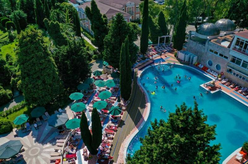 Апартаменты у моря с бассейном