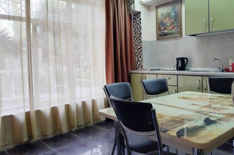 Трёхкомнатная квартира в центре у моря