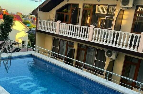 Семейный отель «Лагуна»