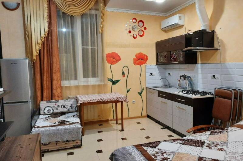 Студия в частном доме «Family on Tormakhova»