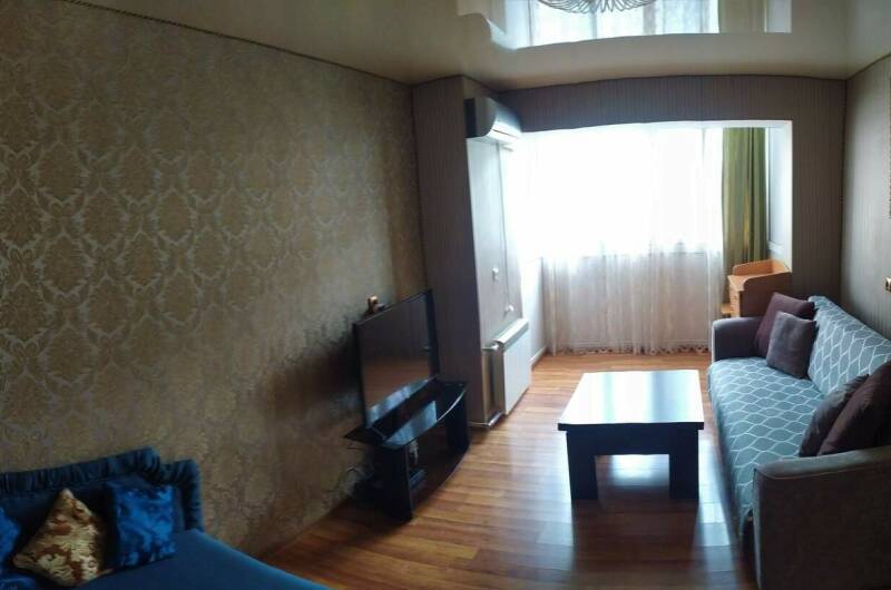 Трёхкомнатная квартира в центре Лазаревского