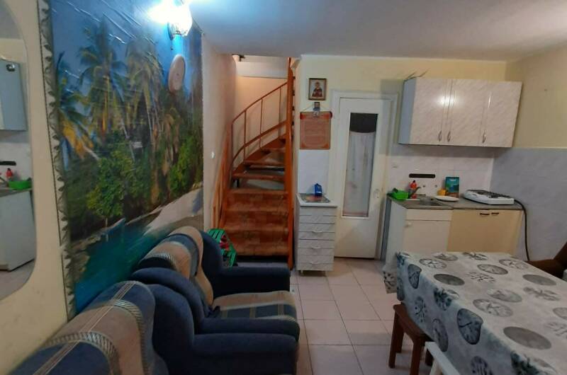 Эллинг у моря