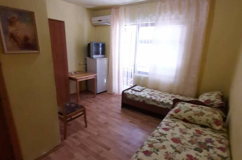 Эллинг у моря