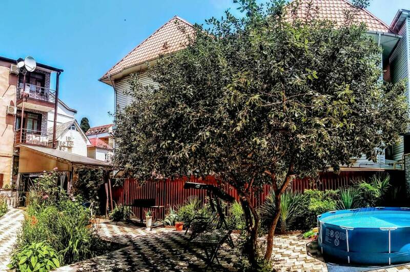 Домик для гостей на Богдана Хмельницкого