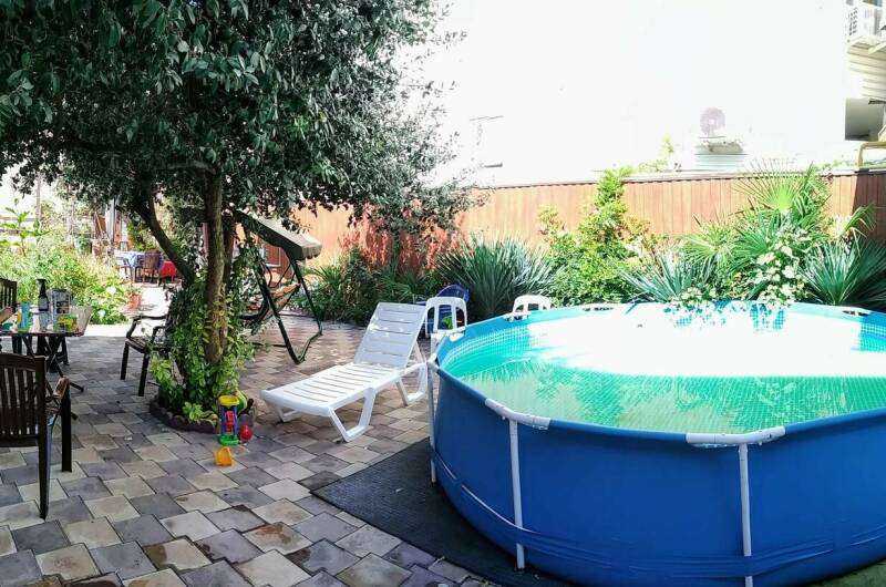 Домик для гостей на Богдана Хмельницкого