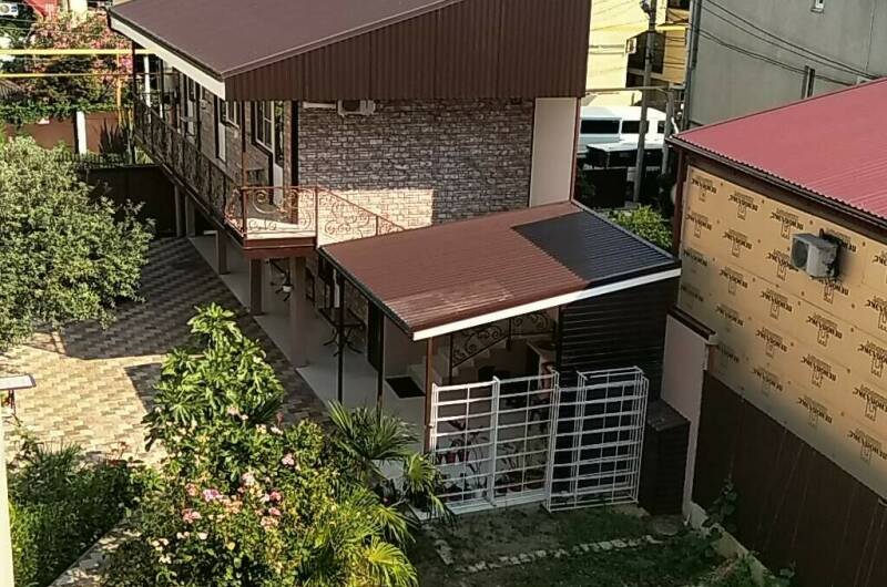 Домик для гостей на Богдана Хмельницкого