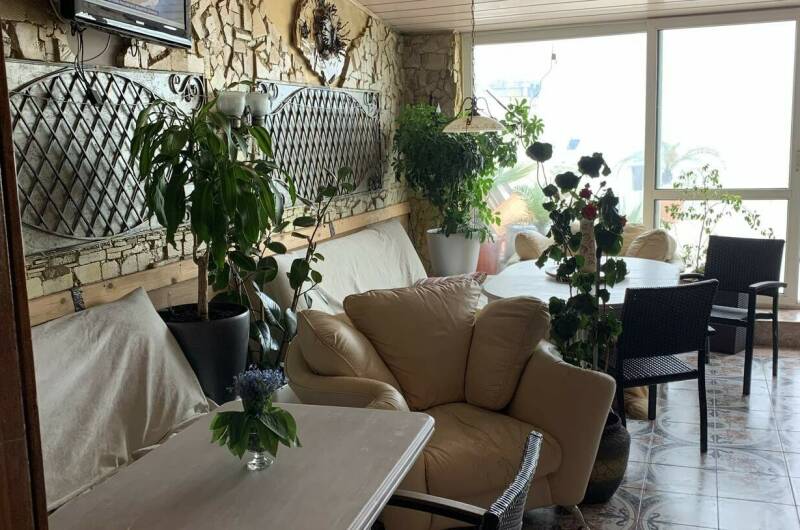 Эллинг у моря