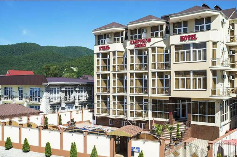 Отель «Лазурное окно»