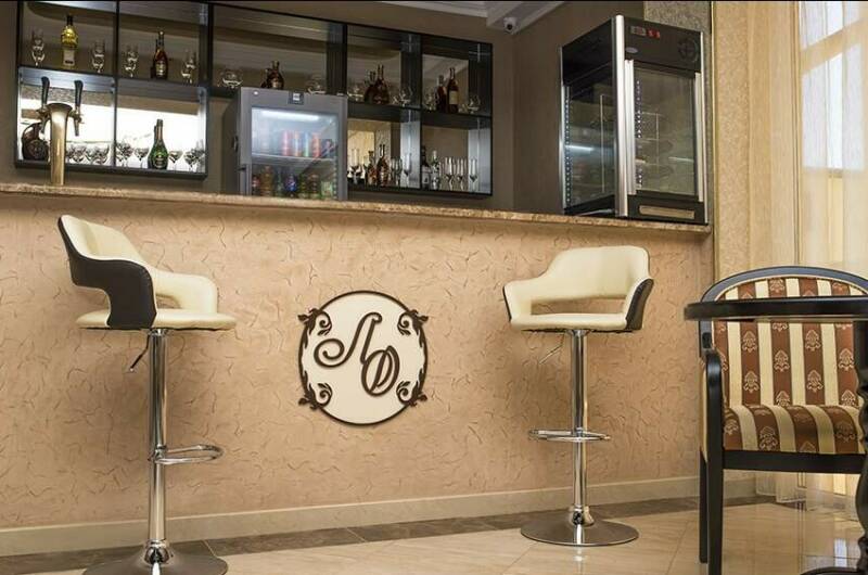 Отель «Лазурное окно»