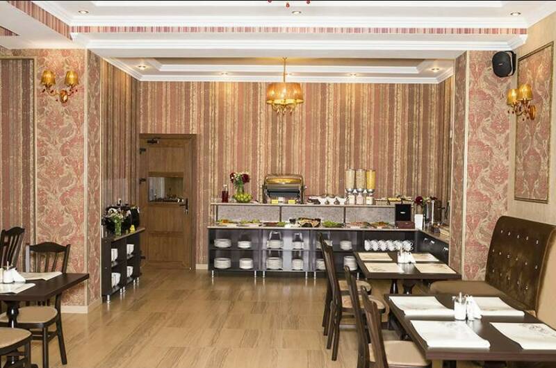 Отель «Лазурное окно»