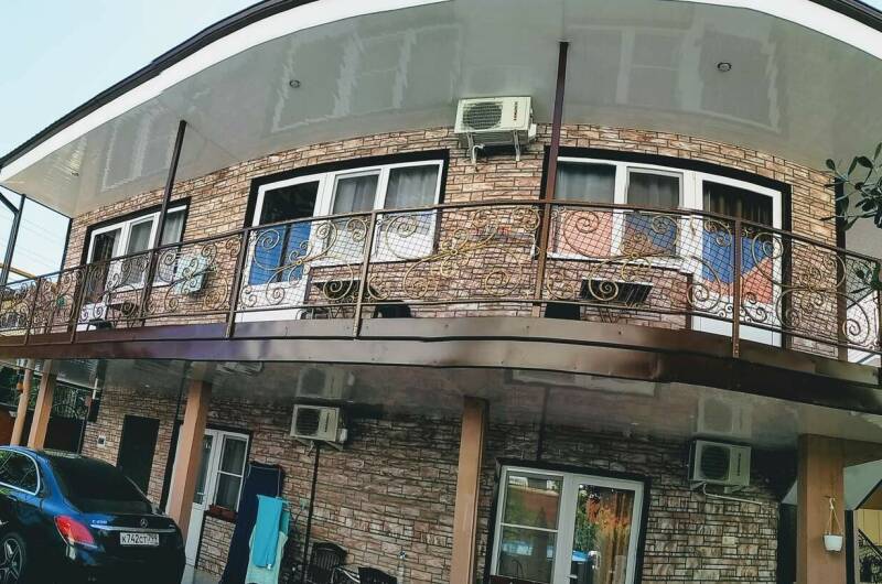 Домик для гостей на Богдана Хмельницкого