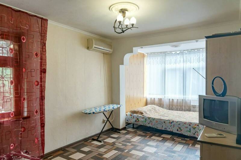 Однокомнатная квартира на Лазарева