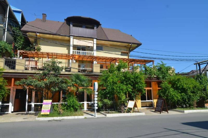 Частный дом «Ани-Верона»