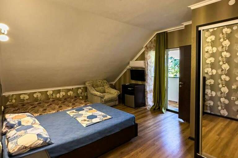 Частный дом «Ани-Верона»