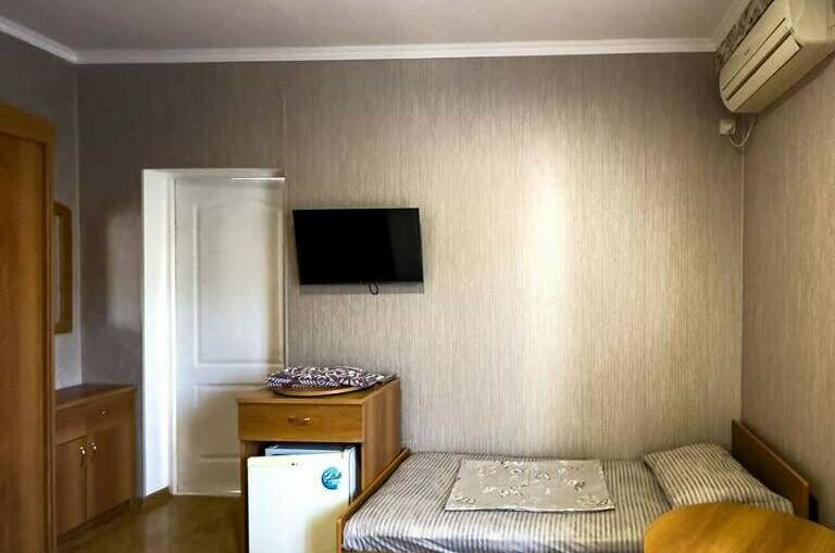 Частный дом «Ани-Верона»