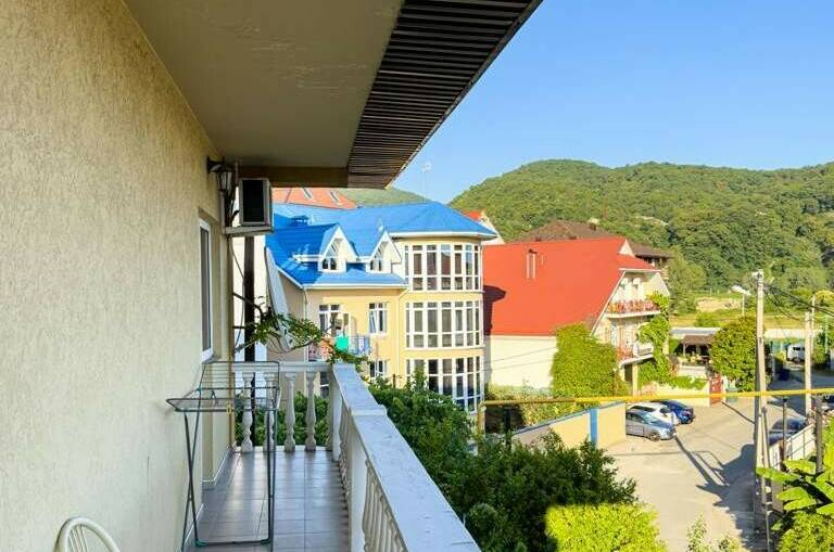 Частный дом «Ани-Верона»