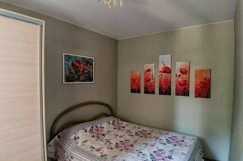 Двухкомнатная квартира на Демократической