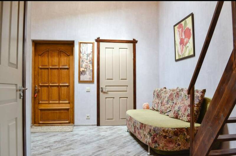 Двухкомнатная квартира на Демократической