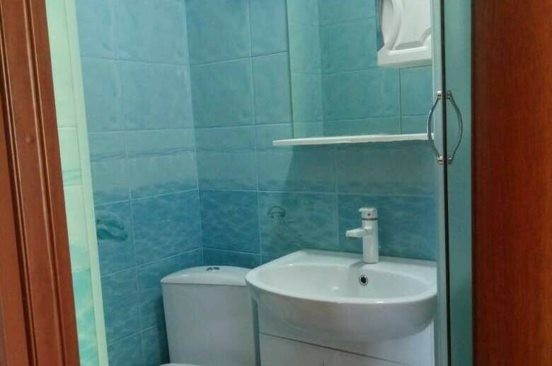 2-х комнатная квартира на Единства 1А