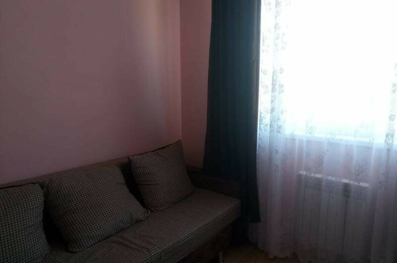 2-х комнатная квартира на Единства 1А