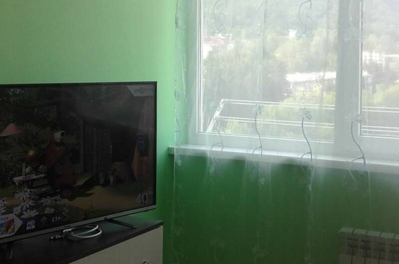 2-х комнатная квартира на Единства 1А