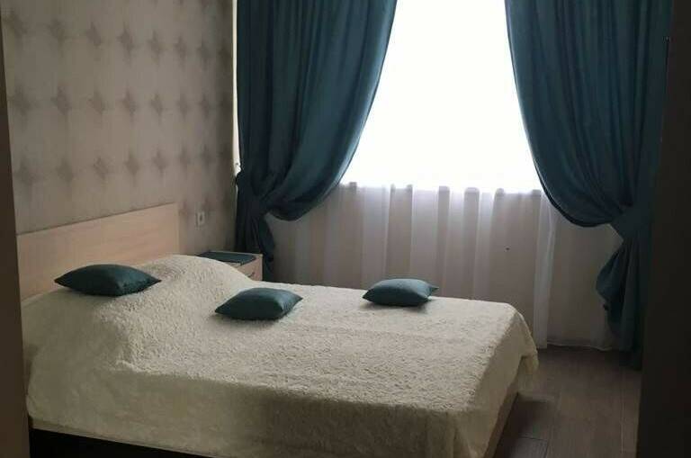 Апартаменты на Единства 1А