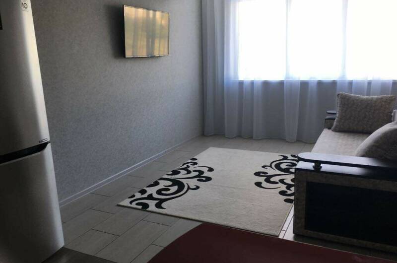 Апартаменты на Единства 1А