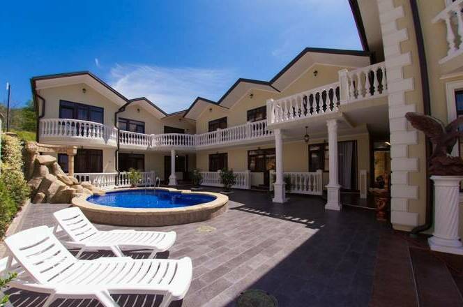 Отель «Амфора»